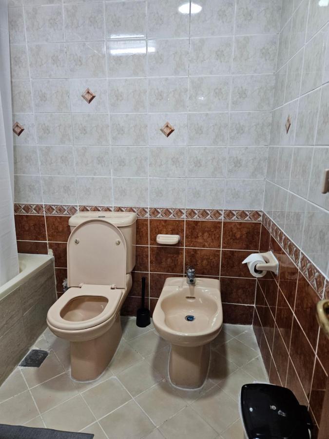 Oasis Hostel 아부다비 외부 사진
