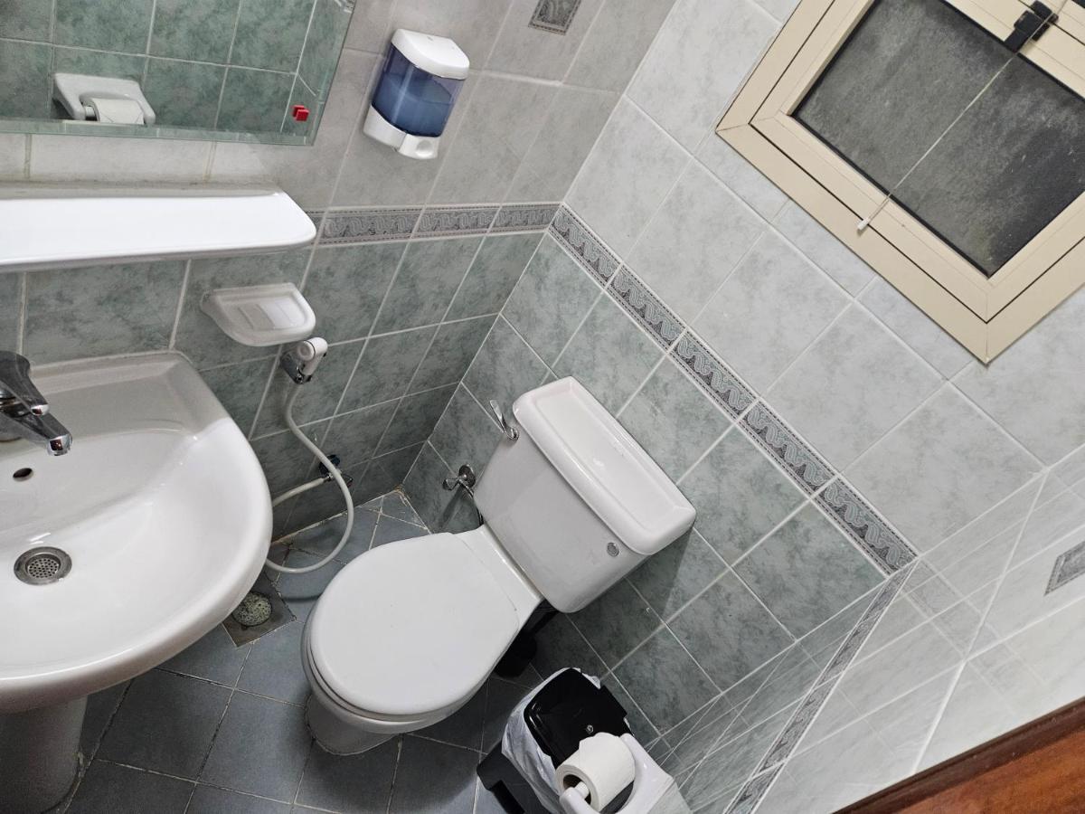 Oasis Hostel 아부다비 외부 사진