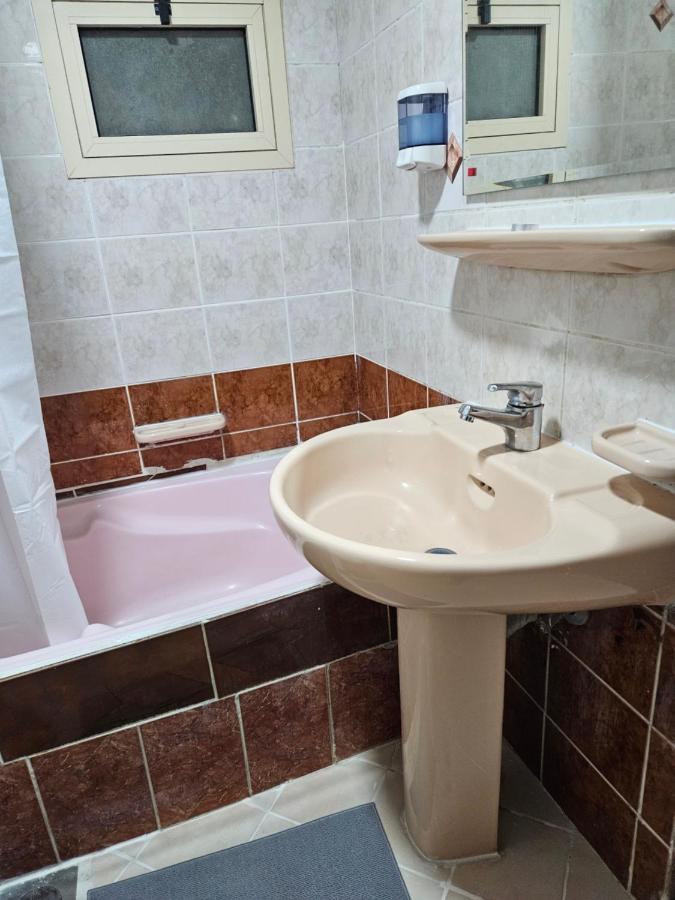 Oasis Hostel 아부다비 외부 사진