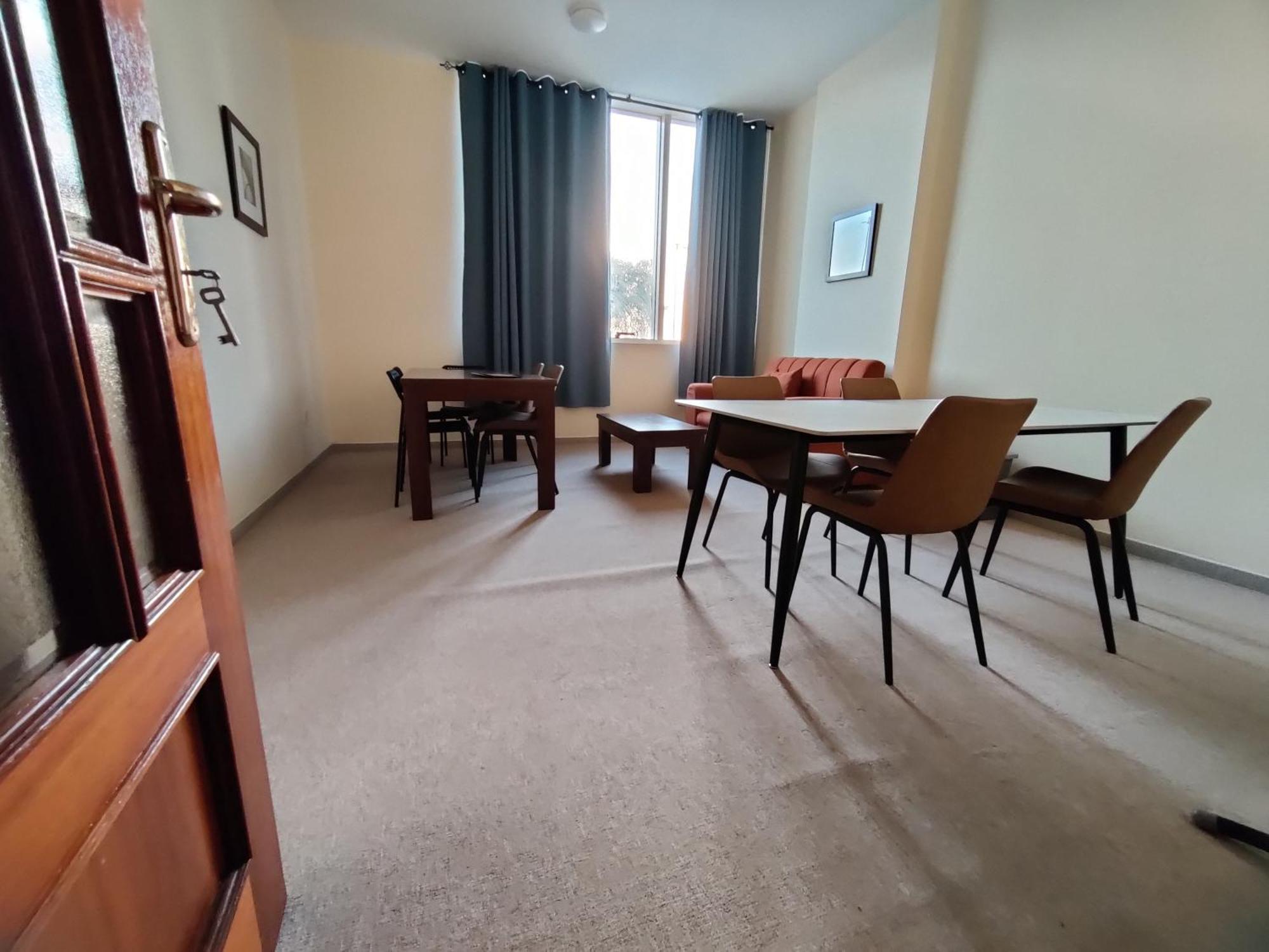 Oasis Hostel 아부다비 외부 사진